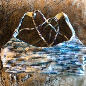 Lululemon sports bra